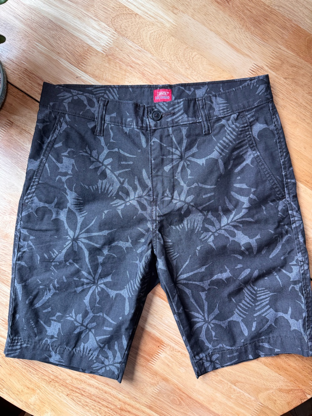 Levi's Men's Charcoal Black Tropical Print Shorts